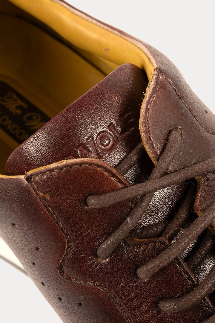 Canary Wharf Smart Trainers in Brown