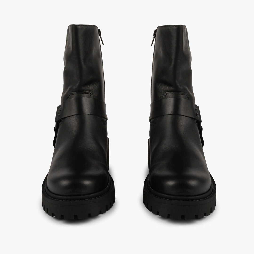 Tribeca Leather Boots in Black