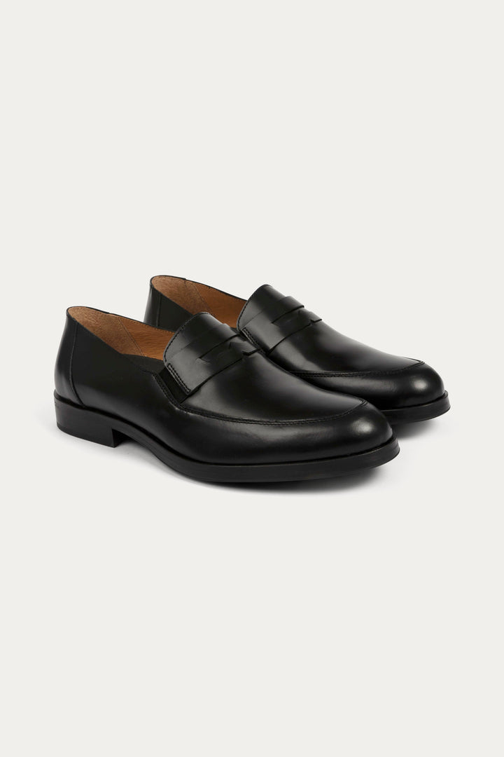Firenze Leather Penny Loafer in Black