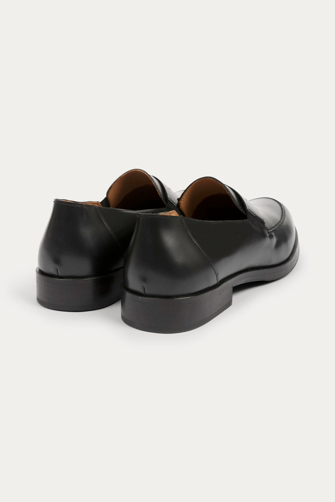 Firenze Leather Penny Loafer in Black