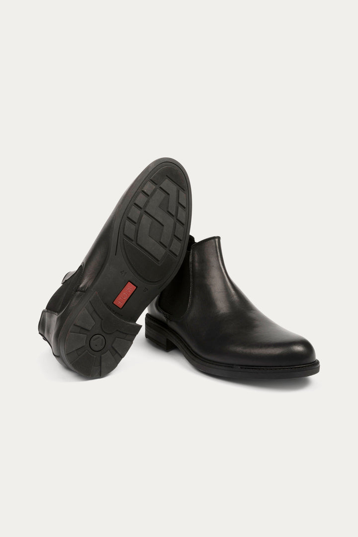 Chelsea Leather Boots in Black