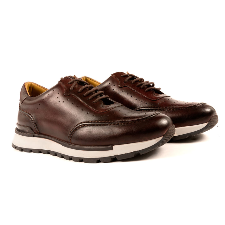 Canary Wharf Smart Trainers in Brown