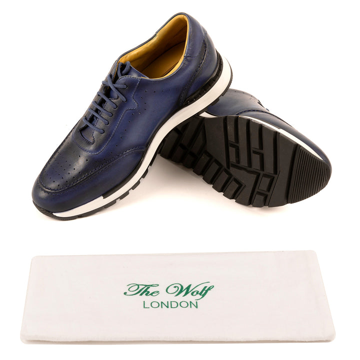 Canary Wharf Smart Trainers in Navy