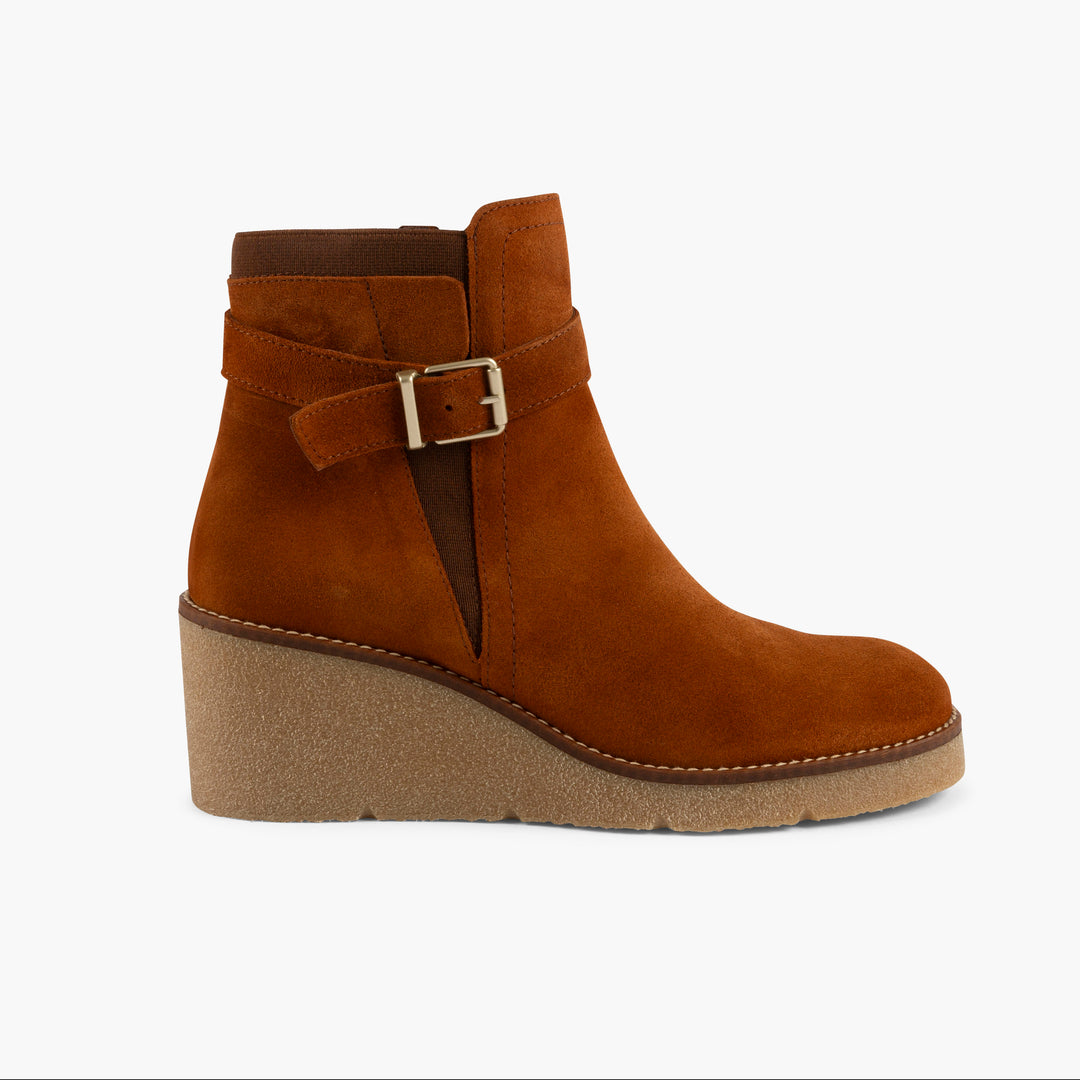 Manhattan Suede Boots in Orange Brown