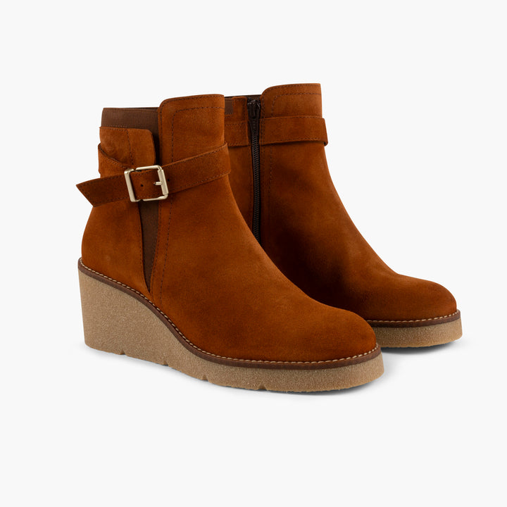 Manhattan Suede Boots in Orange Brown