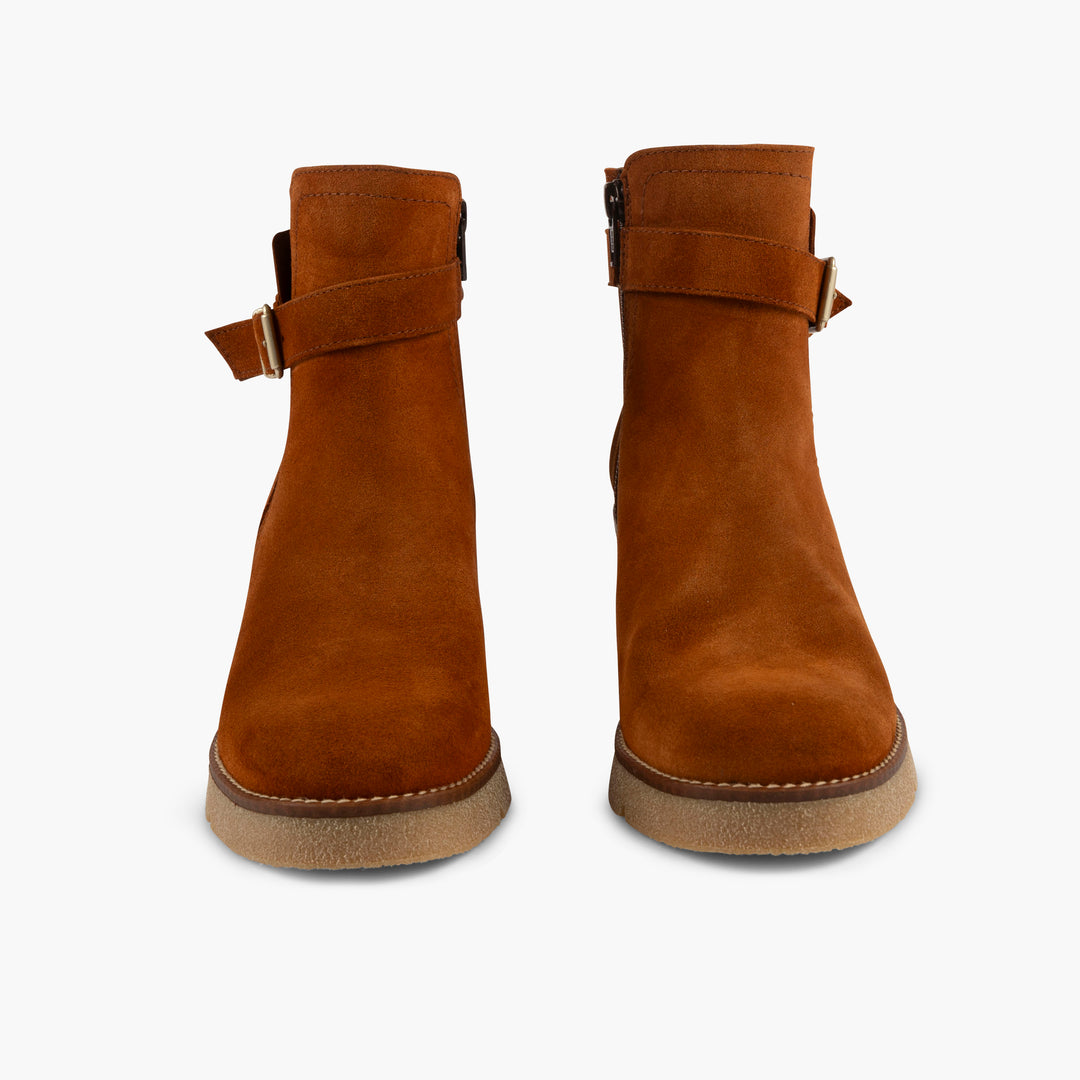 Manhattan Suede Boots in Orange Brown