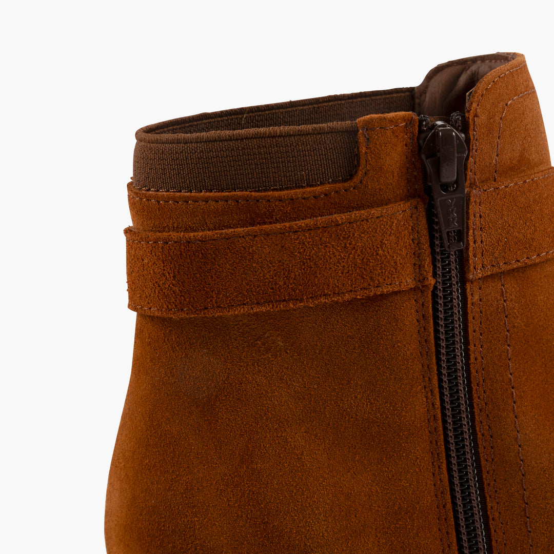 Manhattan Suede Boots in Orange Brown