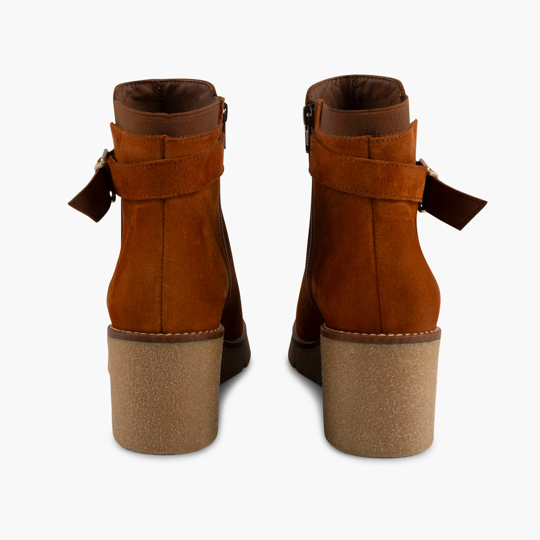 Manhattan Suede Boots in Orange Brown