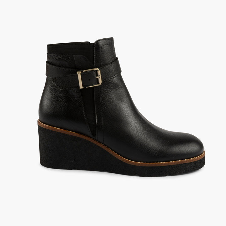 Manhattan Leather Boots in Black