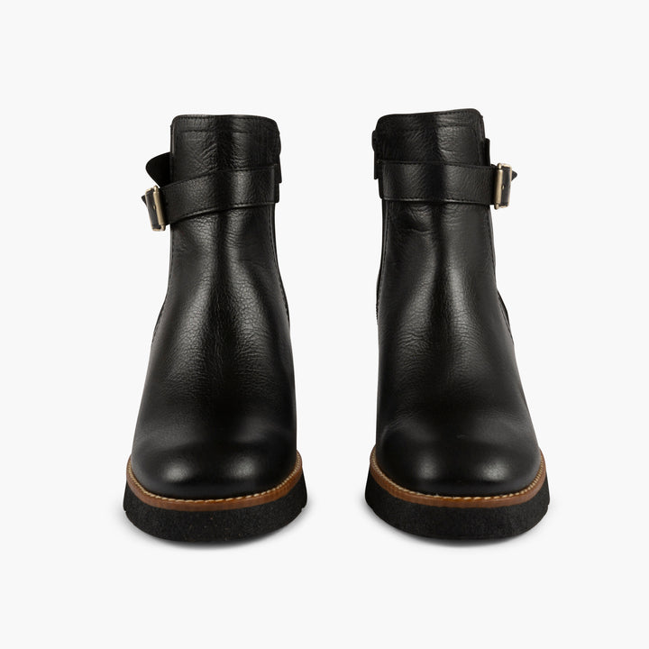 Manhattan Leather Boots in Black