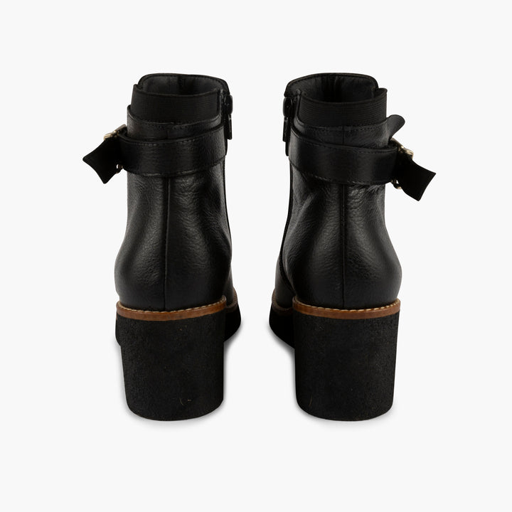 Manhattan Leather Boots in Black