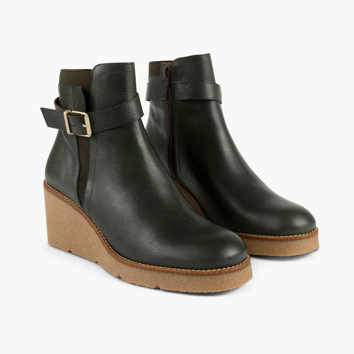 Manhattan Leather Boots in Midnight Black