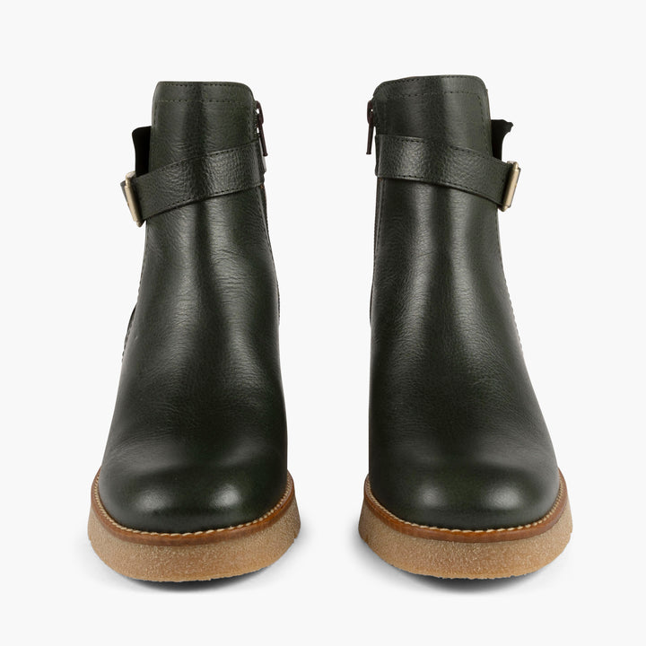 Manhattan Leather Boots in Midnight Black