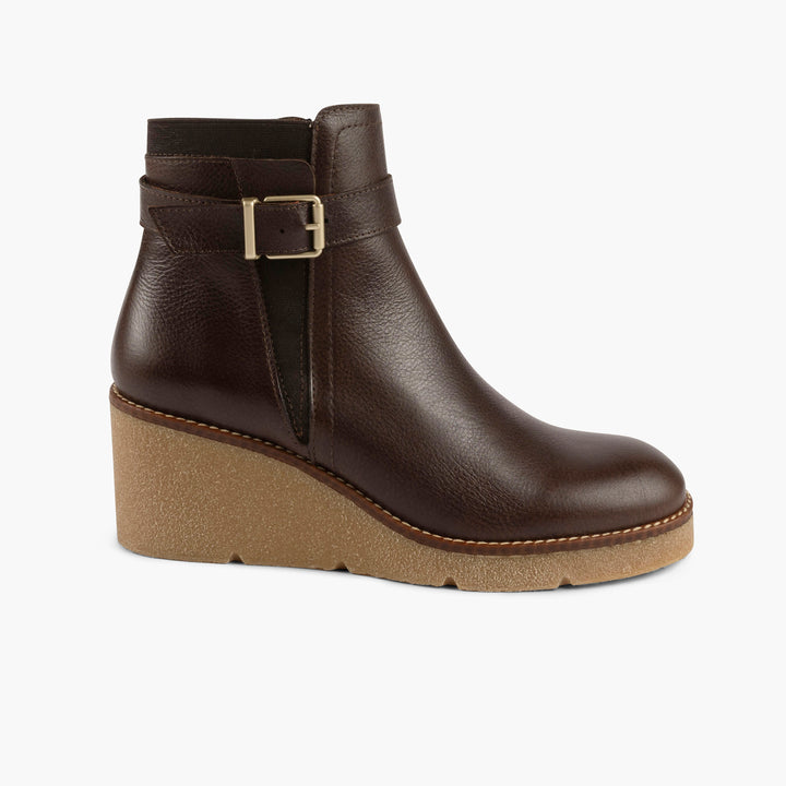 Manhattan Leather Boots in Dark Brown