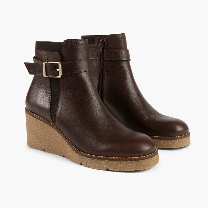 Manhattan Leather Boots in Dark Brown