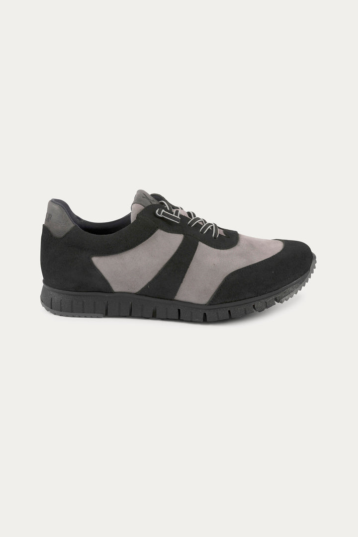 Kilburn Leather Trainers in Light Grey