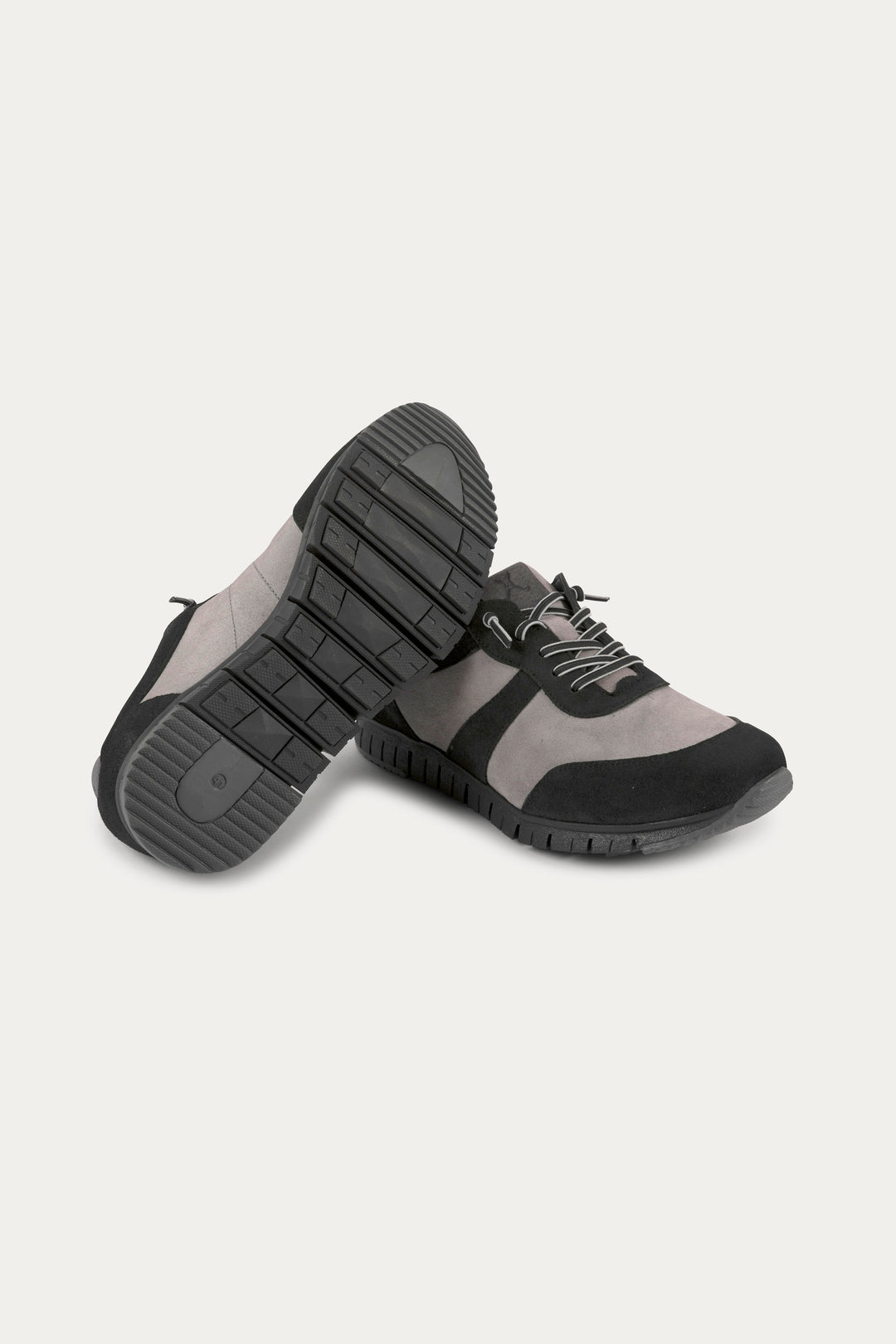 Kilburn Leather Trainers in Light Grey