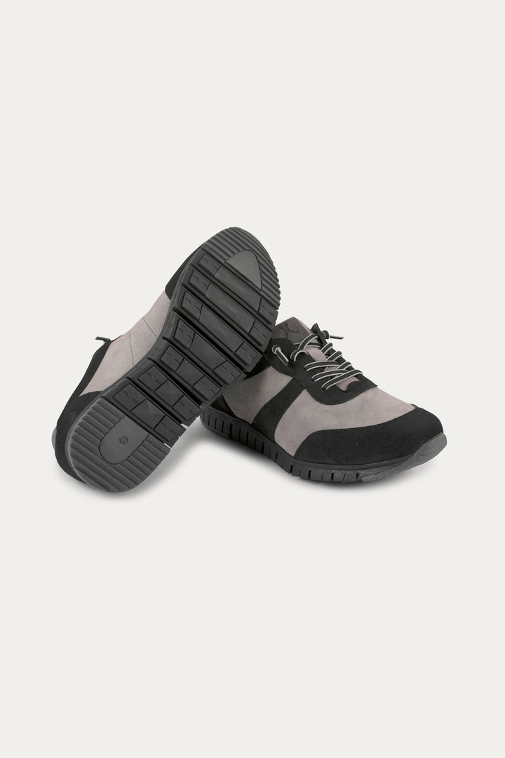 Kilburn Leather Trainers in Light Grey